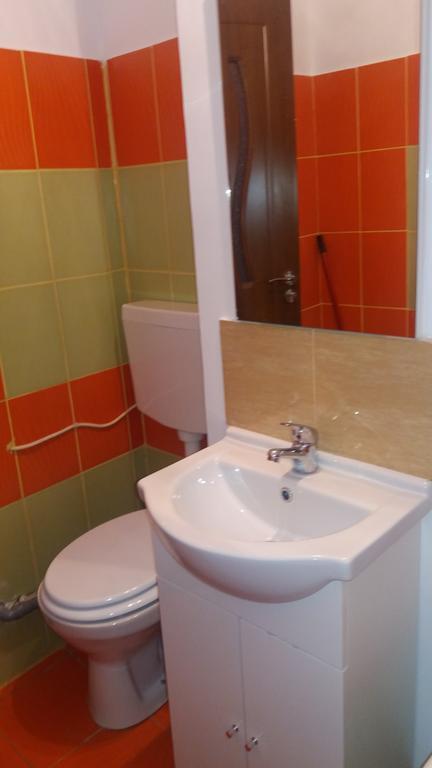 Ferienwohnung Studio Cora Orşova Exterior foto